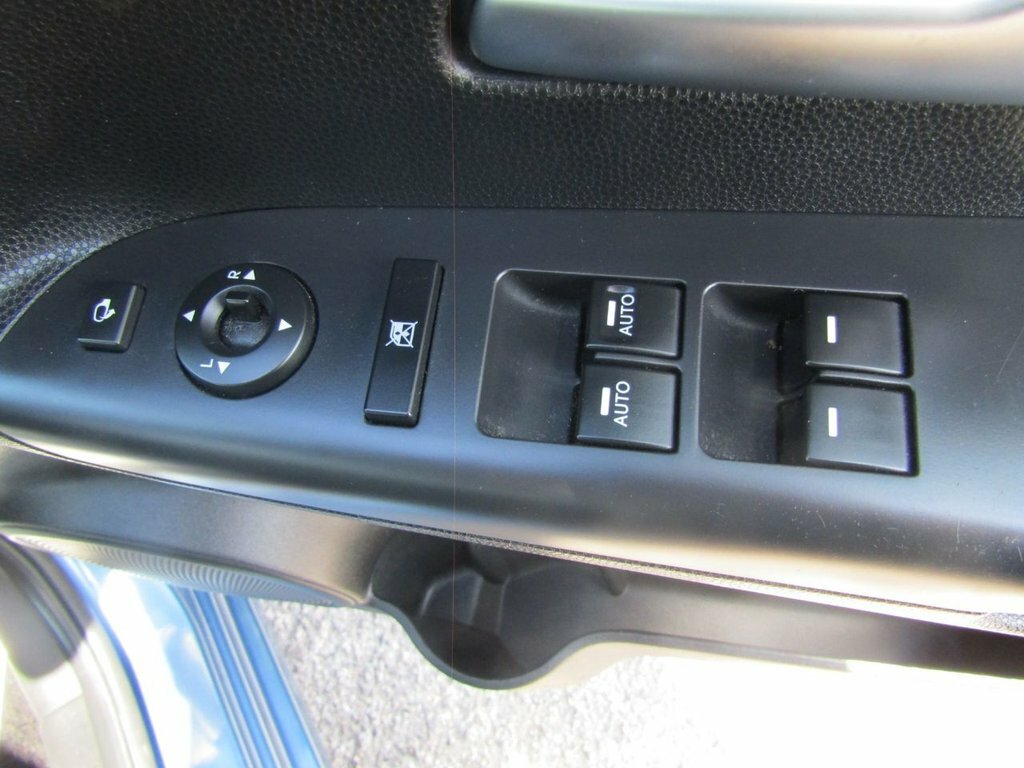 Kia Venga 1.6 2 Mpv Euro 5 123 Bhp Silver #18
