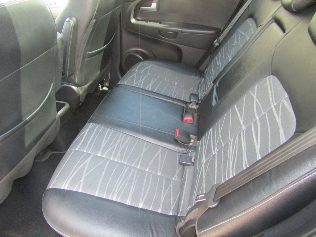 Kia Venga 1.6 2 Mpv Euro 5 123 Bhp Silver #16