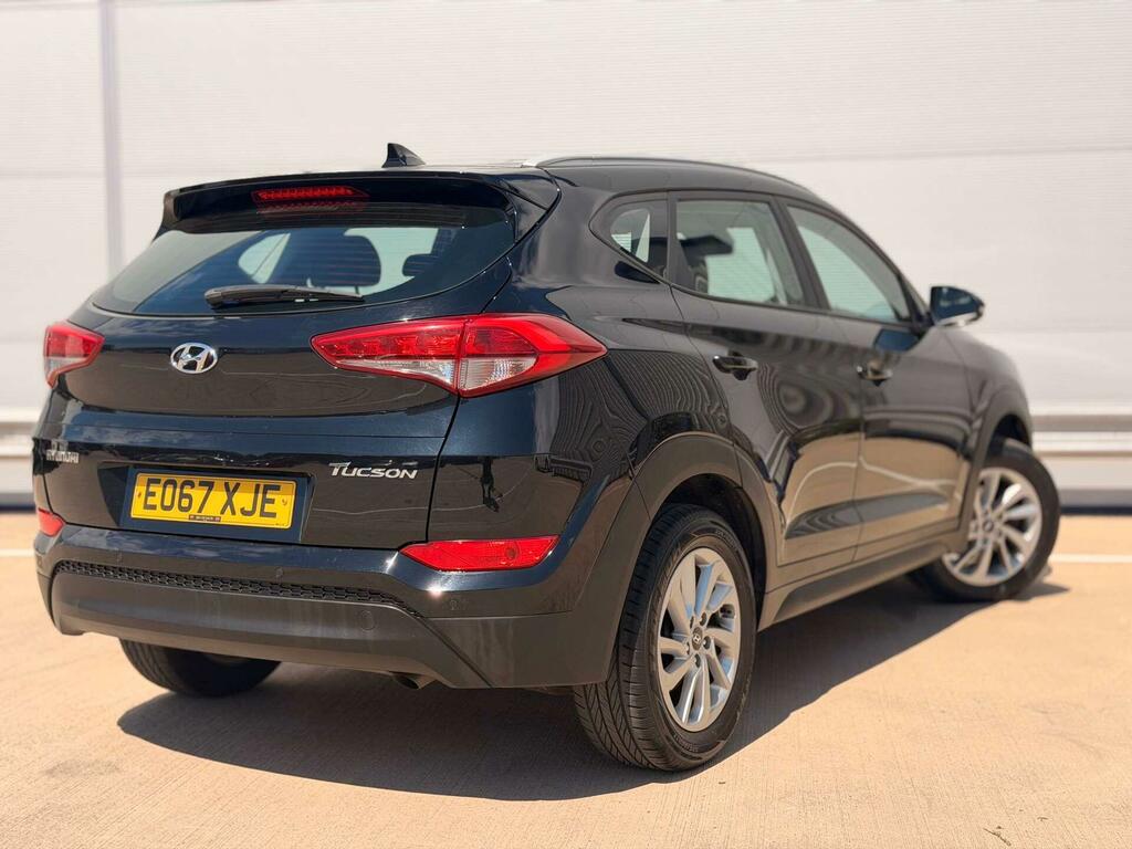 Hyundai Tucson Se Black #4