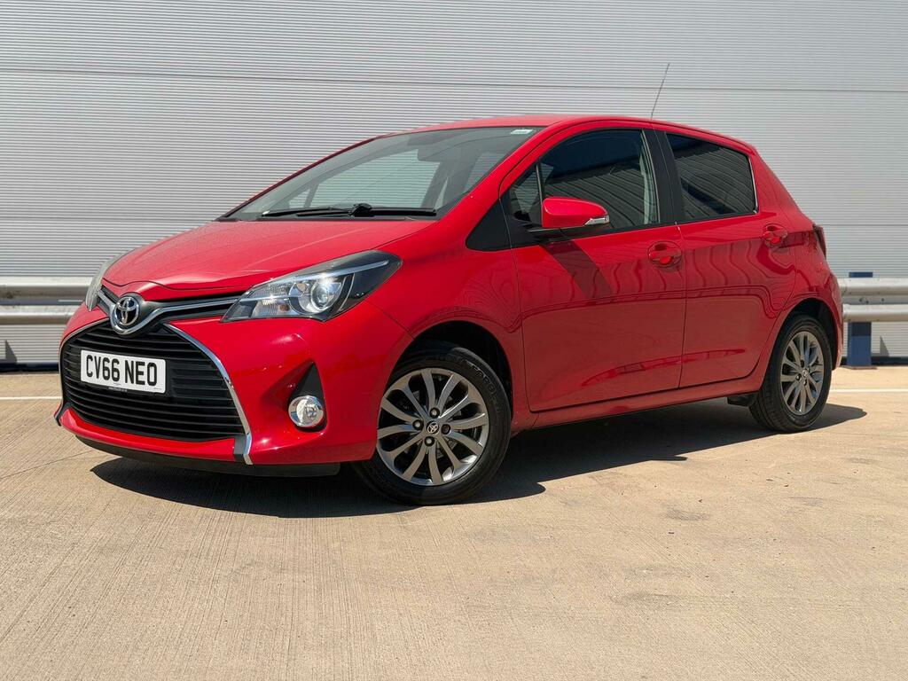 Toyota Yaris Icon Red #3