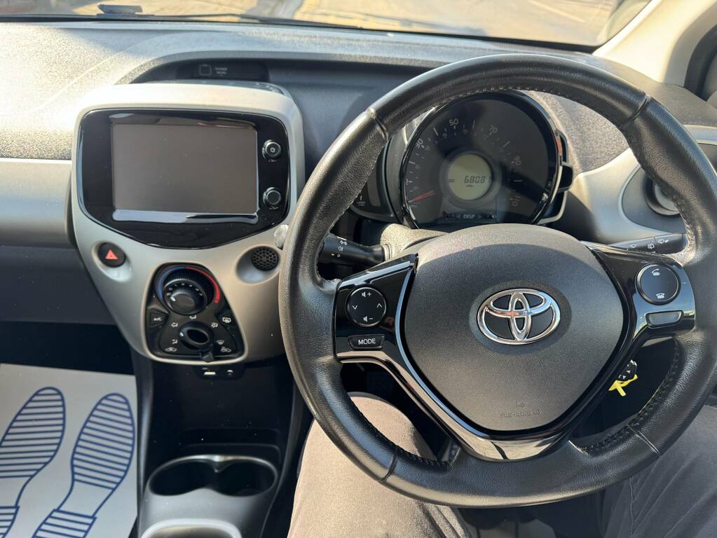 Toyota Aygo Aygo X-clusive 2 Vvt-i Grey #9