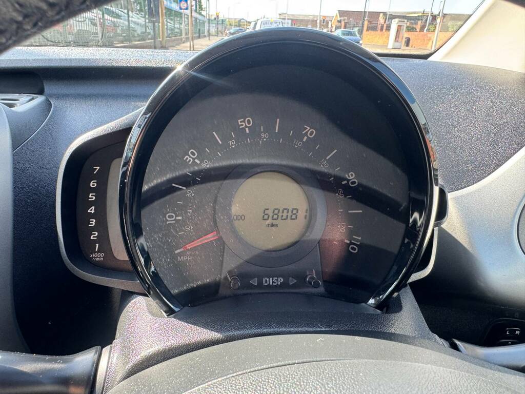 Toyota Aygo Aygo X-clusive 2 Vvt-i Grey #13
