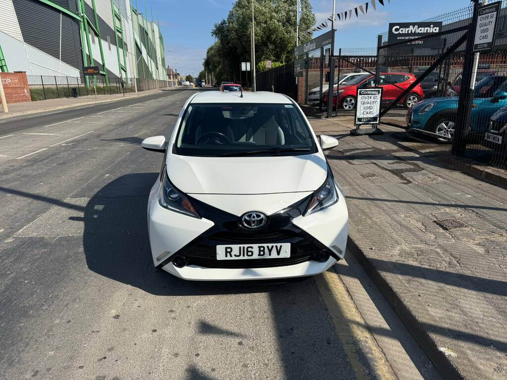 Toyota Aygo 1.0 Vvt-i X-play White