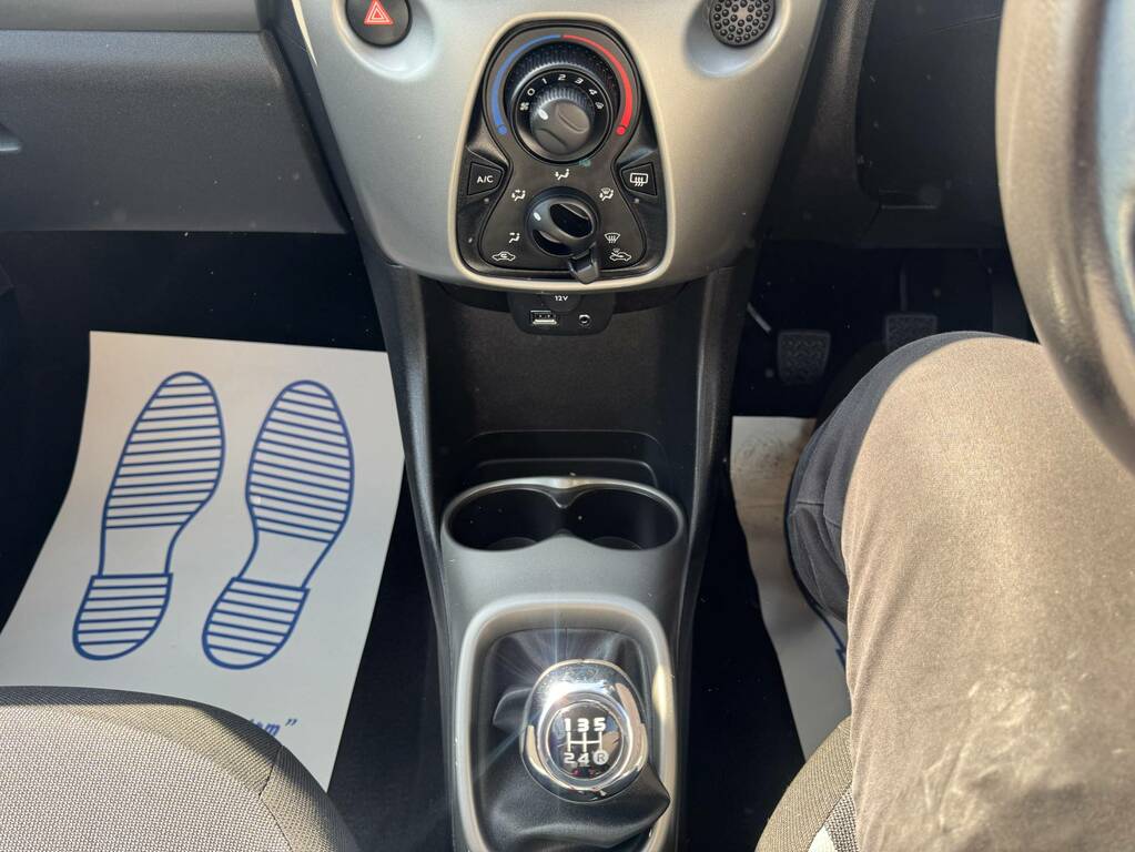 Toyota Aygo Aygo X-clusive 2 Vvt-i Grey #10