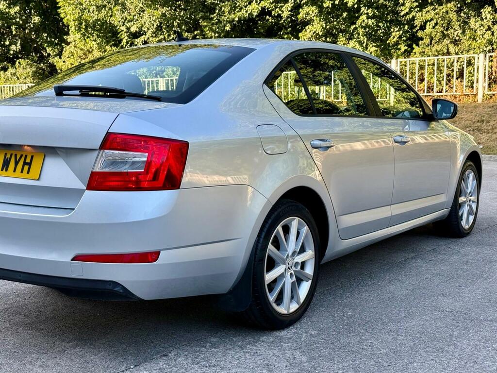 Skoda Octavia 1.6 Tdi Se Euro 5 Ss Black #17