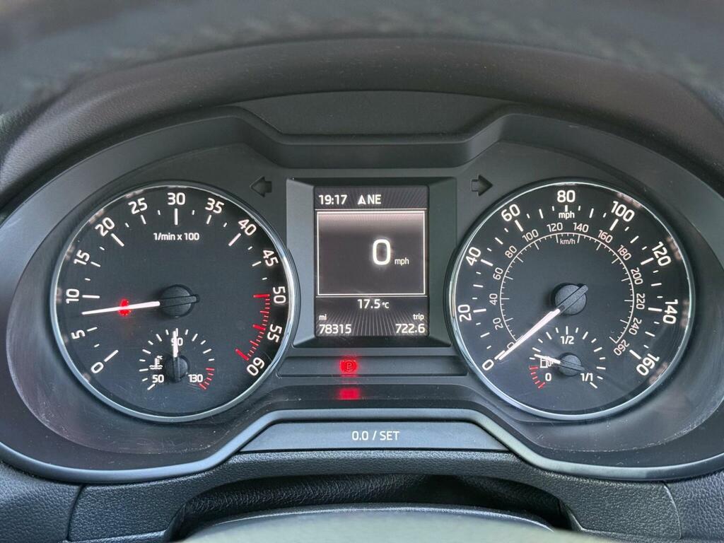 Skoda Octavia 1.6 Tdi Se Euro 5 Ss Black #54