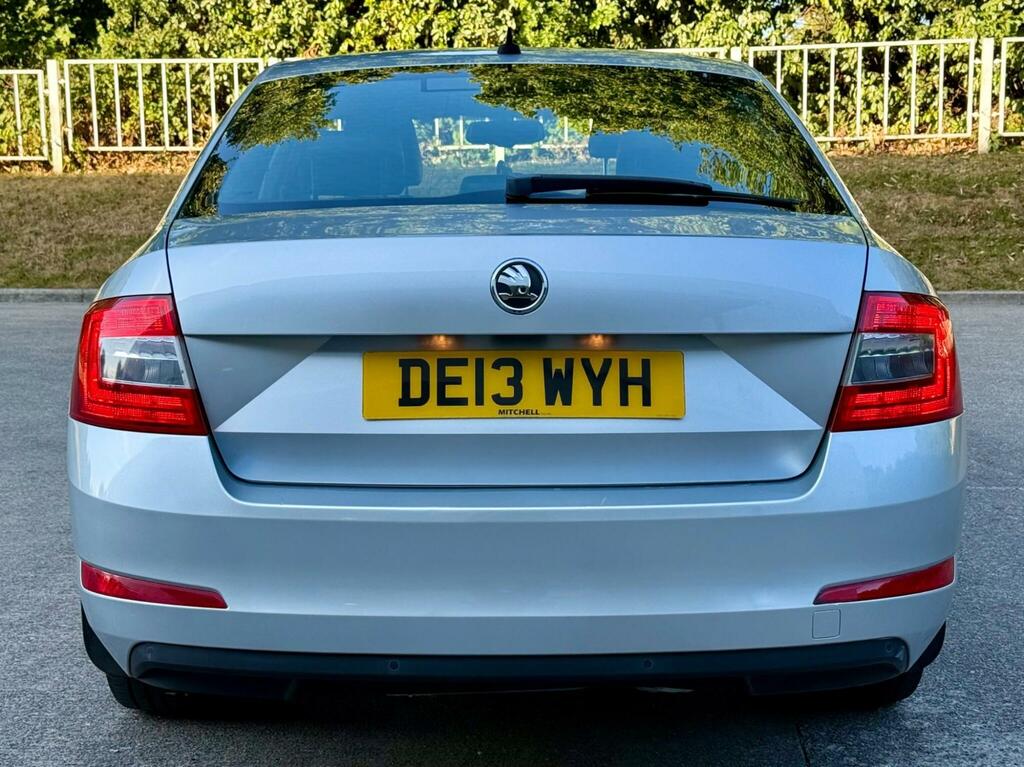 Skoda Octavia 1.6 Tdi Se Euro 5 Ss Black #4