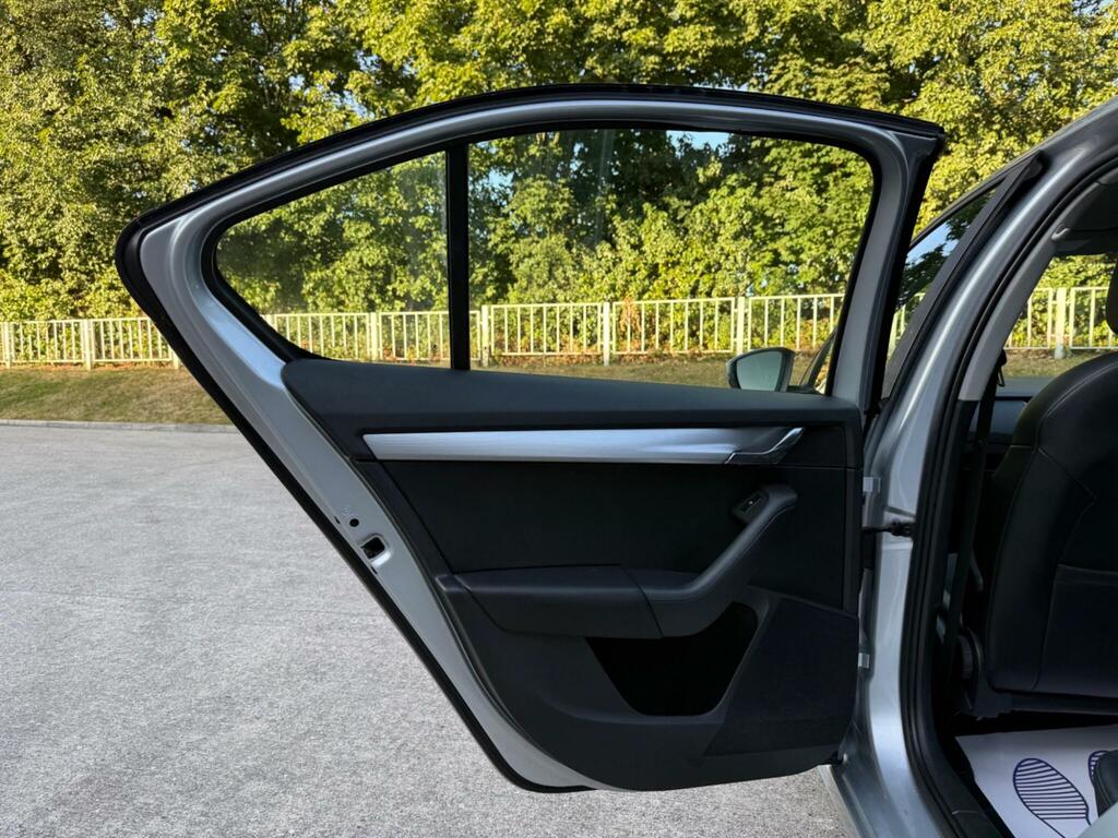 Skoda Octavia 1.6 Tdi Se Euro 5 Ss Black #70
