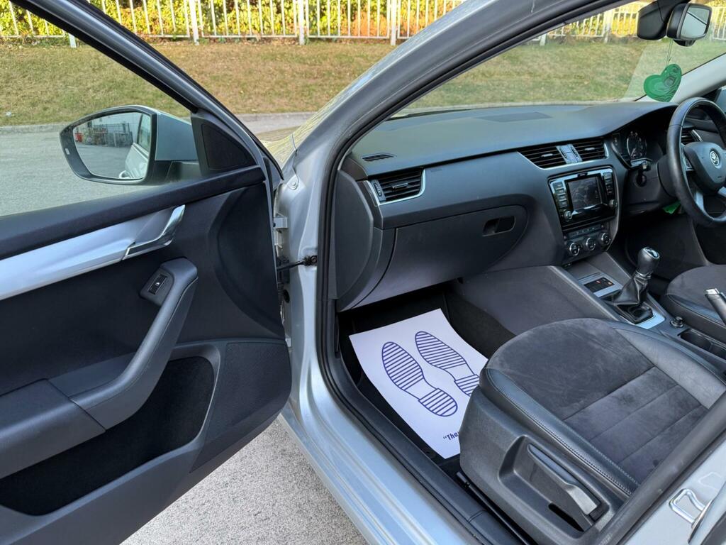 Skoda Octavia 1.6 Tdi Se Euro 5 Ss Black #64