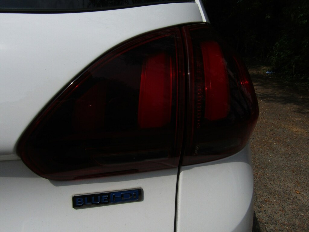 Peugeot 2008 1.2 Puretech 110 Allure Grey #18