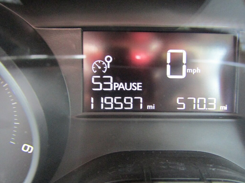 Peugeot 2008 1.2 Puretech 110 Allure Grey #25