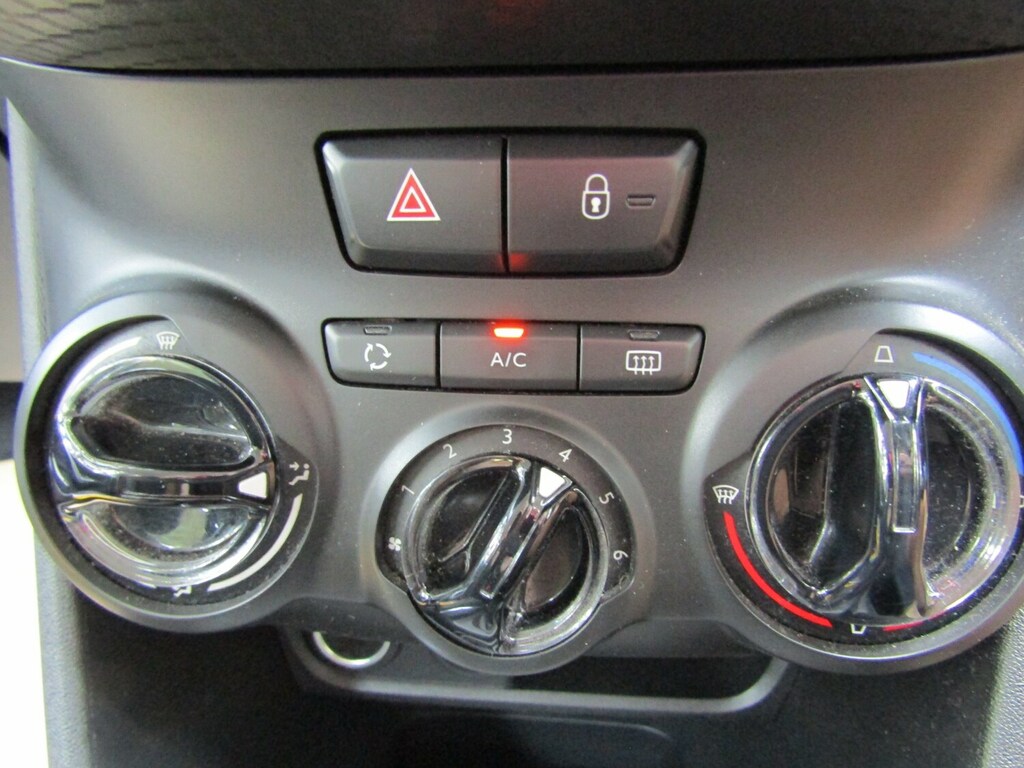 Peugeot 2008 1.2 Puretech 110 Allure Grey #10