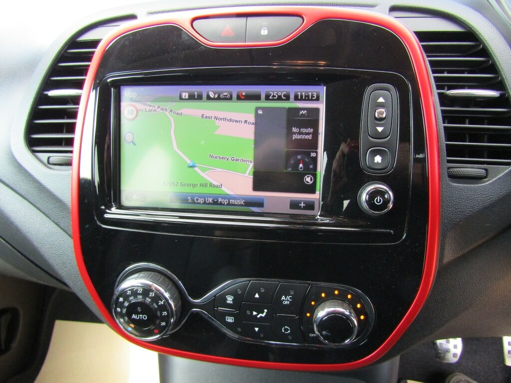 Renault Captur 1.5 Dci 90 Signature Nav Red