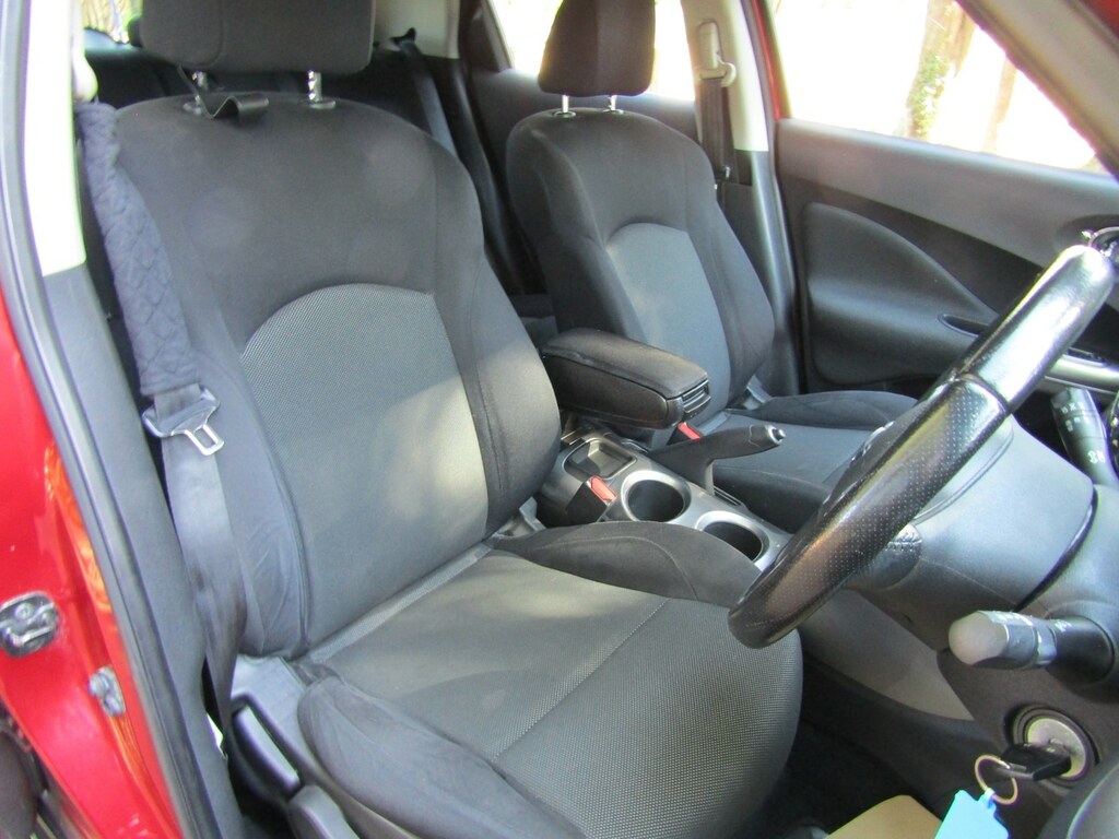 Nissan Juke 1.6 Acenta Cvt Red #4