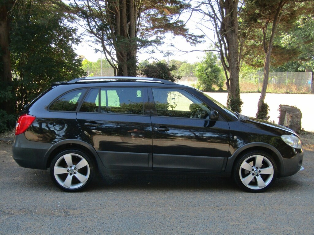 Skoda Fabia 1.6 Tdi Cr 105 Scout Black #5