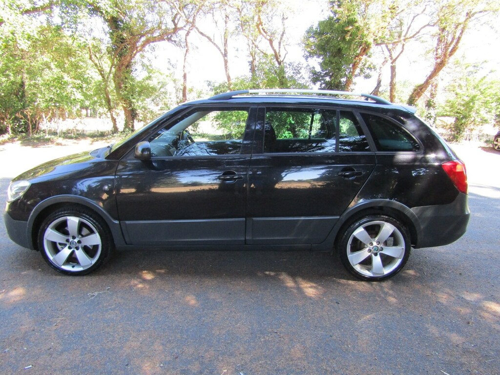 Skoda Fabia 1.2 12V S Estate Red #13