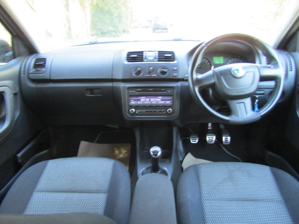 Skoda Fabia 1.6 Tdi Cr 105 Scout Black #4