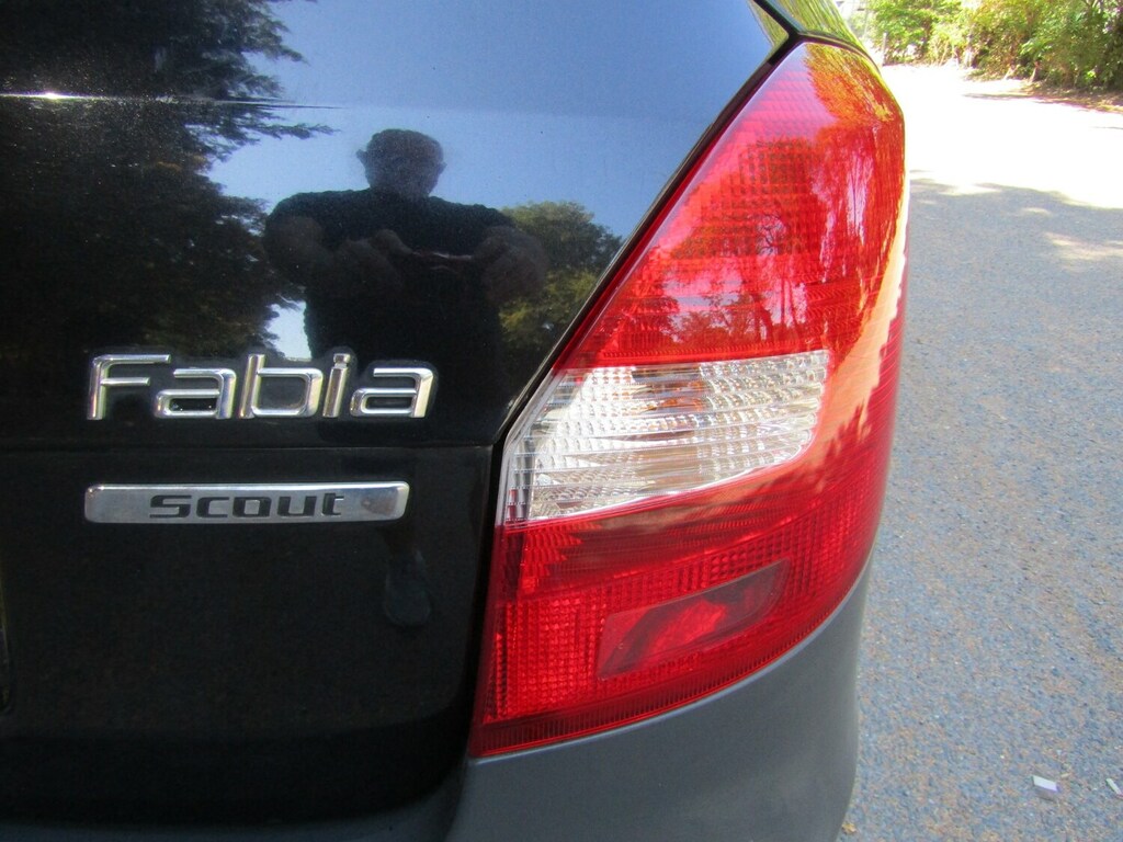 Skoda Fabia 1.2 12V S Estate Red #15