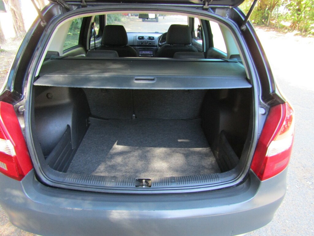 Skoda Fabia 1.2 12V S Estate Red #17