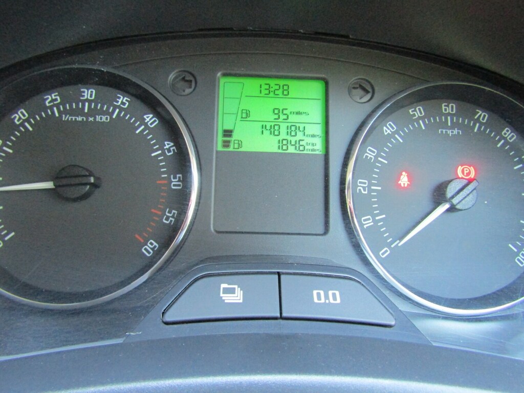 Skoda Fabia 1.2 12V S Estate Red #27