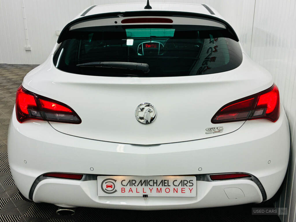 Vauxhall Astra GTC 2.0 Cdti 16V Sri White #5