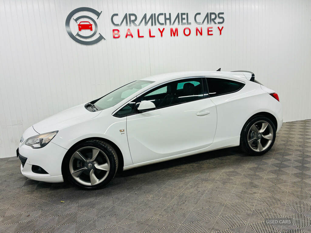 Vauxhall Astra GTC Coupe 2.0 Cdti Sri Euro 5 201362 White #7