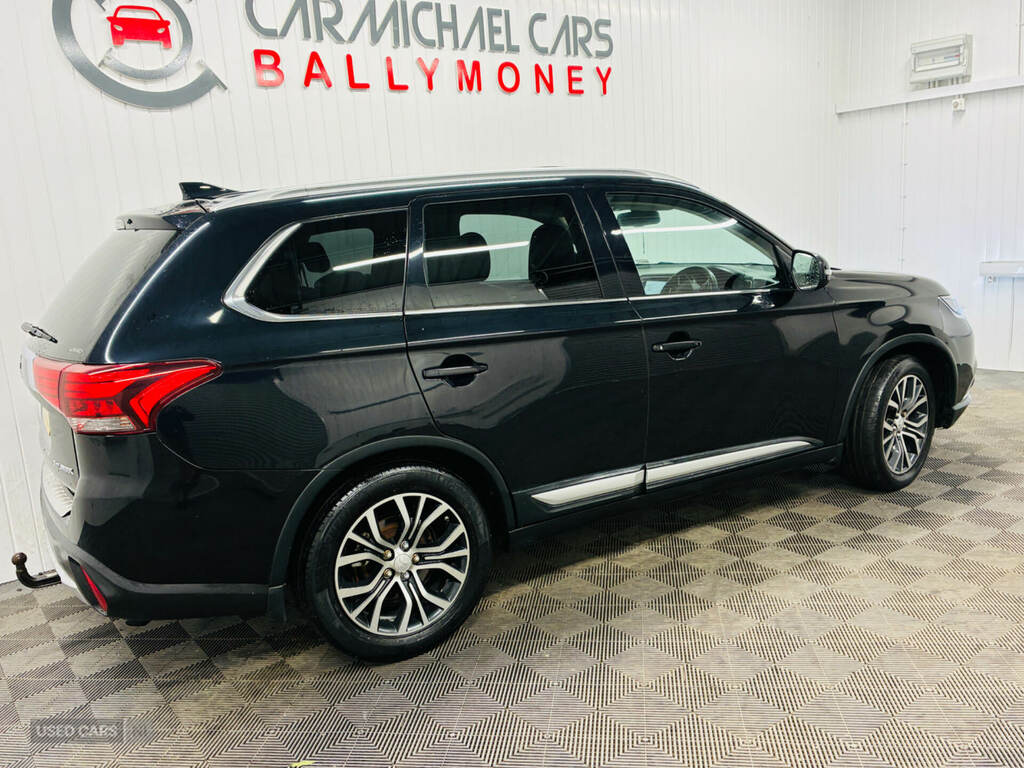 Mitsubishi Outlander 2.2 Di-d 4 Black #5