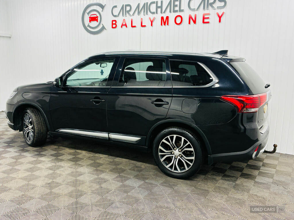 Mitsubishi Outlander 2.2 Di-d 4 Black #6