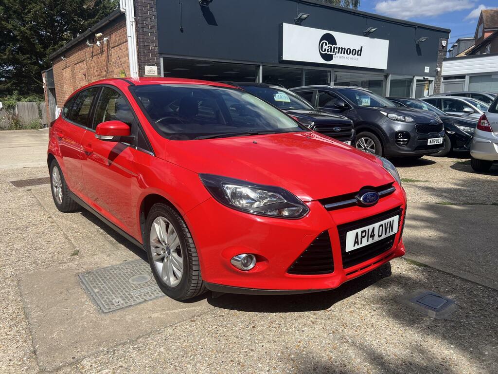 Ford Focus Titanium Navigator Red