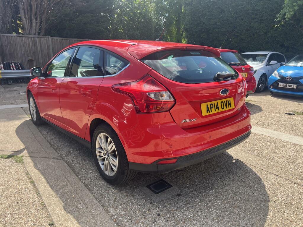 Ford Focus Titanium Navigator Red #4