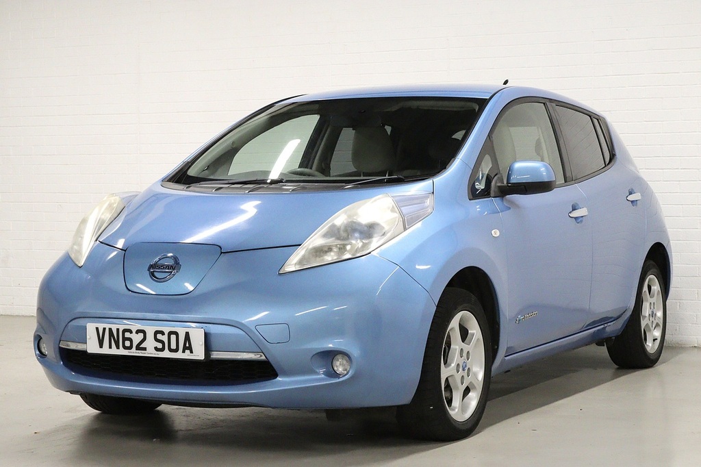 Nissan Leaf 24Kwh Hatchback Solday 107 Black #3