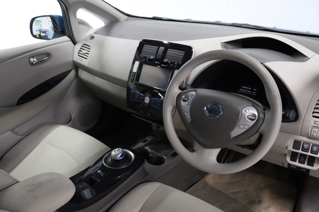 Nissan Leaf 24Kwh Hatchback Solday 107 Black #28