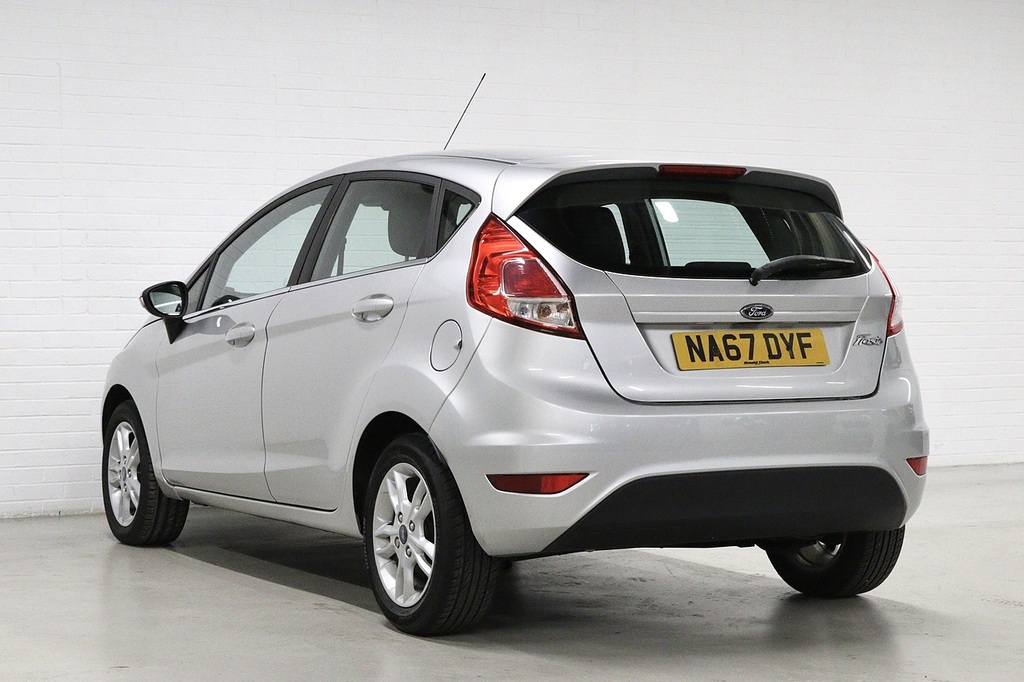 Ford Fiesta Zetec Silver #6