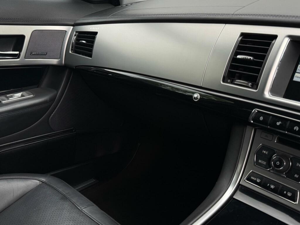 Jaguar XF 2.2D 163 Premium Luxury Silver #32