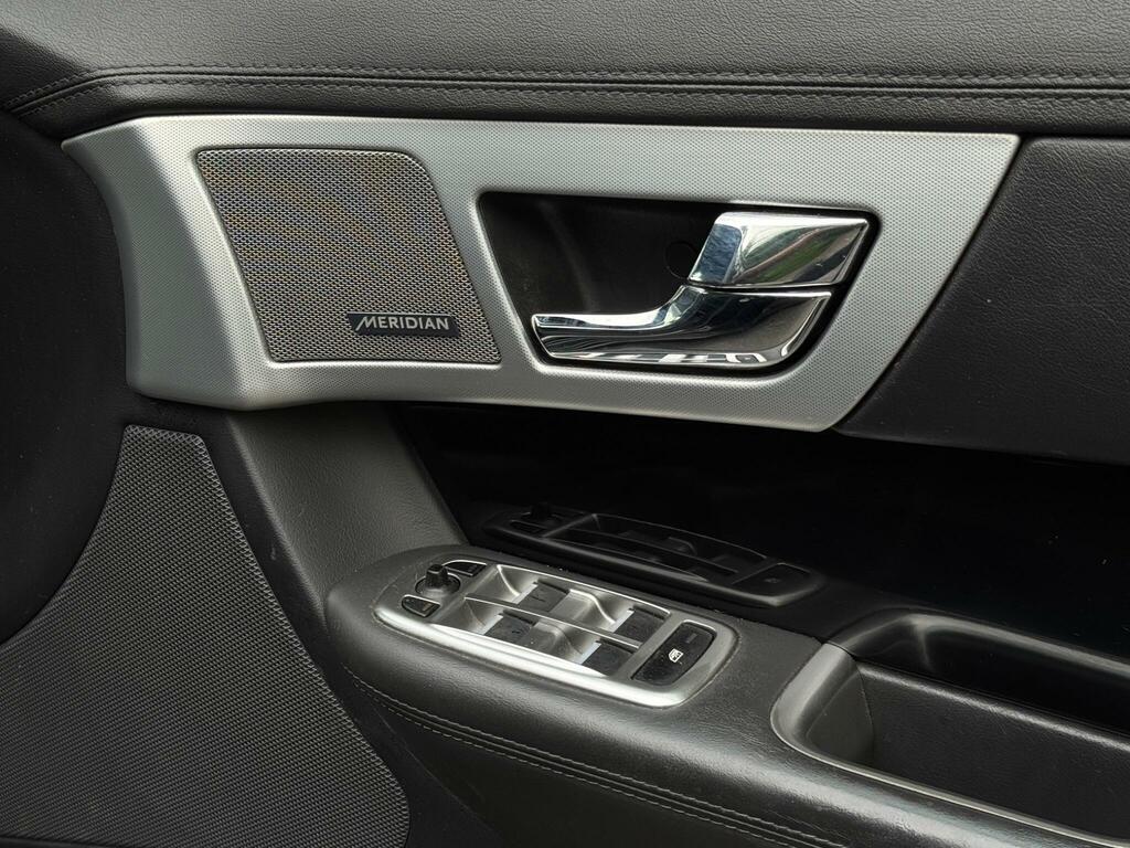 Jaguar XF 2.2D 163 Premium Luxury Silver #30