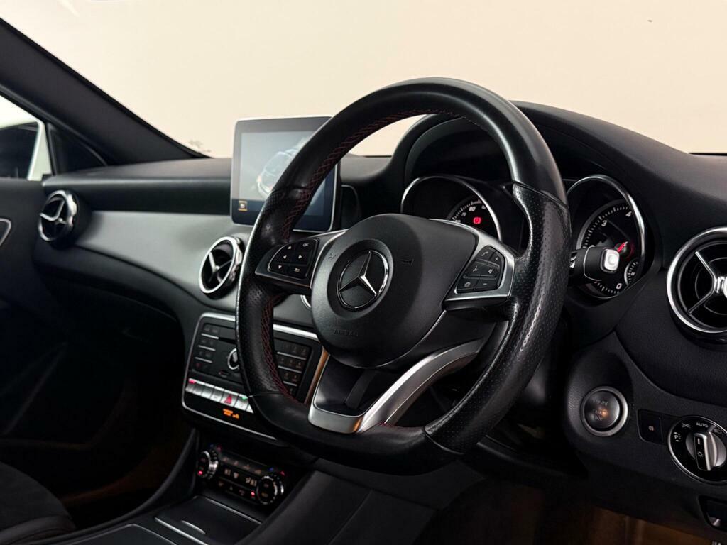 Mercedes-Benz GLA Class 2.1 Gla220d Amg Line Premium 7G-dct 4Matic Euro White #3