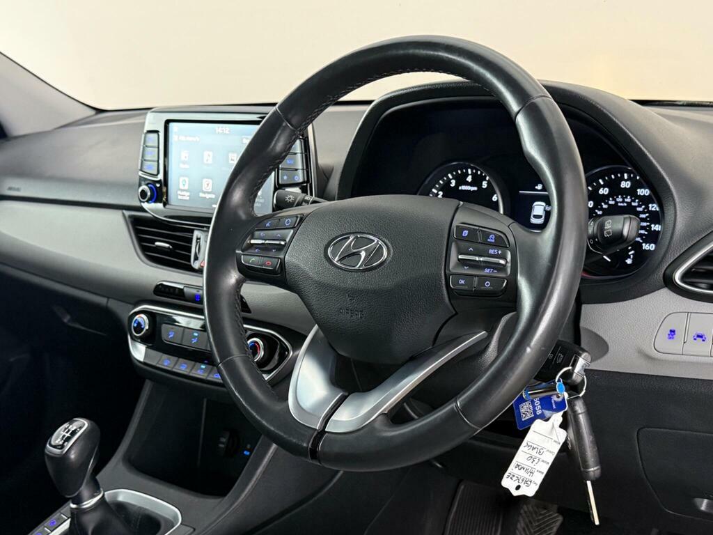 Hyundai I30 1.0 T-gdi Blue Drive Se Nav Euro 6 Ss Black #3