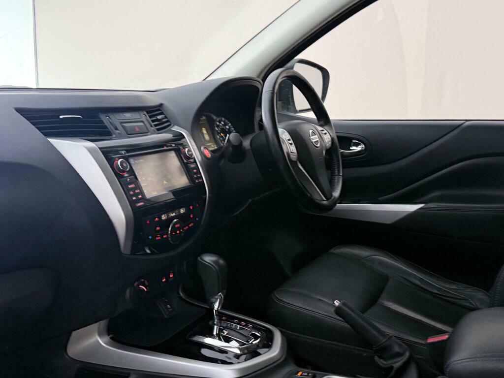 Nissan Navara 2.3 Dci Tekna 4Wd Euro 6 YC68HUK White #4