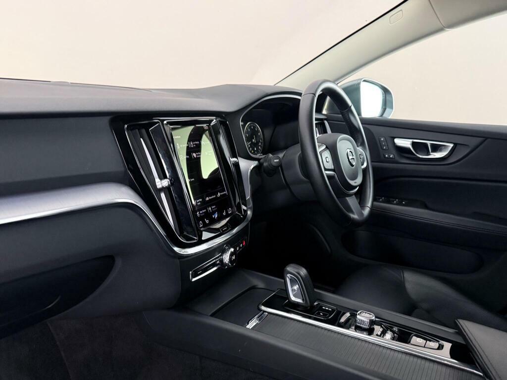 Volvo V60 2.0 B4 Mhev Momentum Euro 6 Ss WD70NXG Grey #3