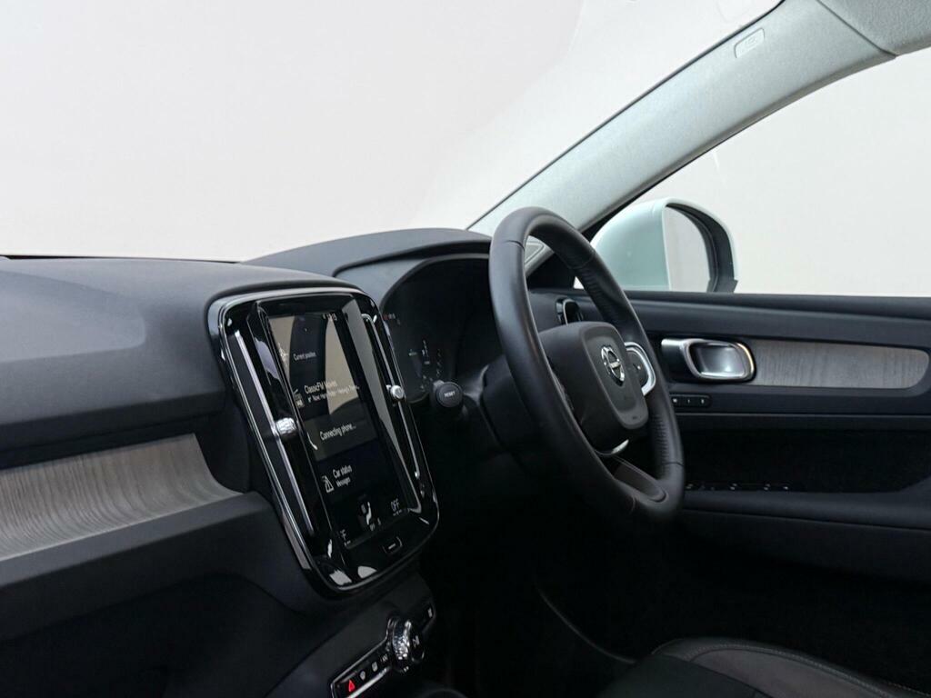 Volvo XC40 1.5H T5 Twin Engine Recharge 10.7Kwh Inscription A White #4