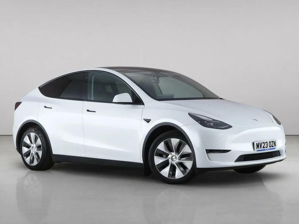 Tesla Model Y Dual Motor Long Range 4Wde White