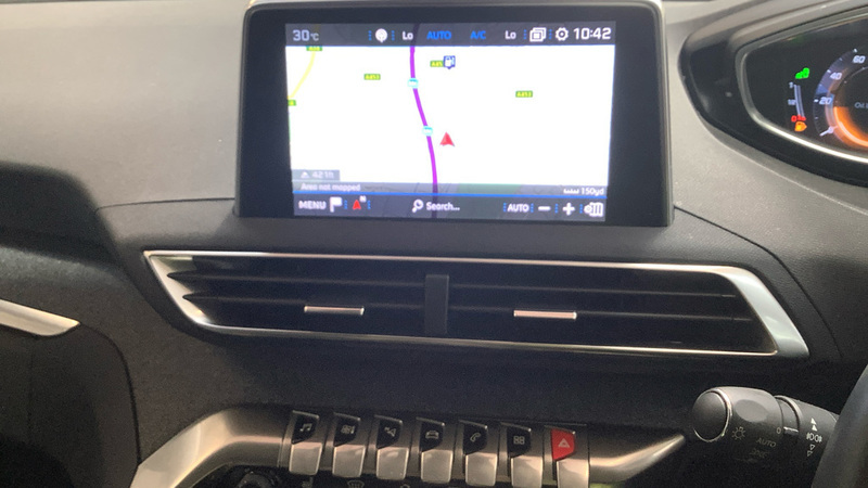 Peugeot 3008 Puretech S S Allure Red #2