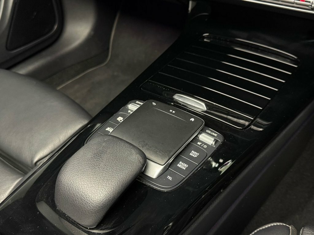 Mercedes-Benz CLA Class Cla 200 Amg Line Premium Black #24