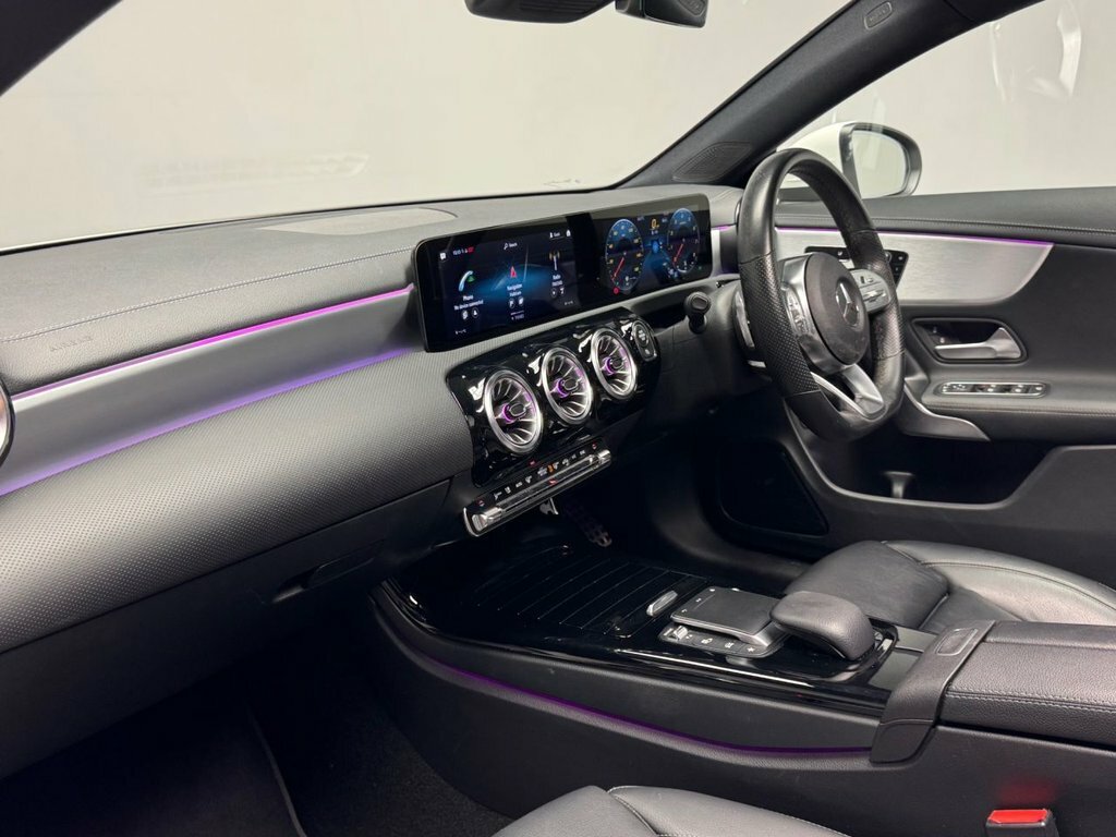 Mercedes-Benz CLA Class Cla 200 Amg Line Premium Black #41