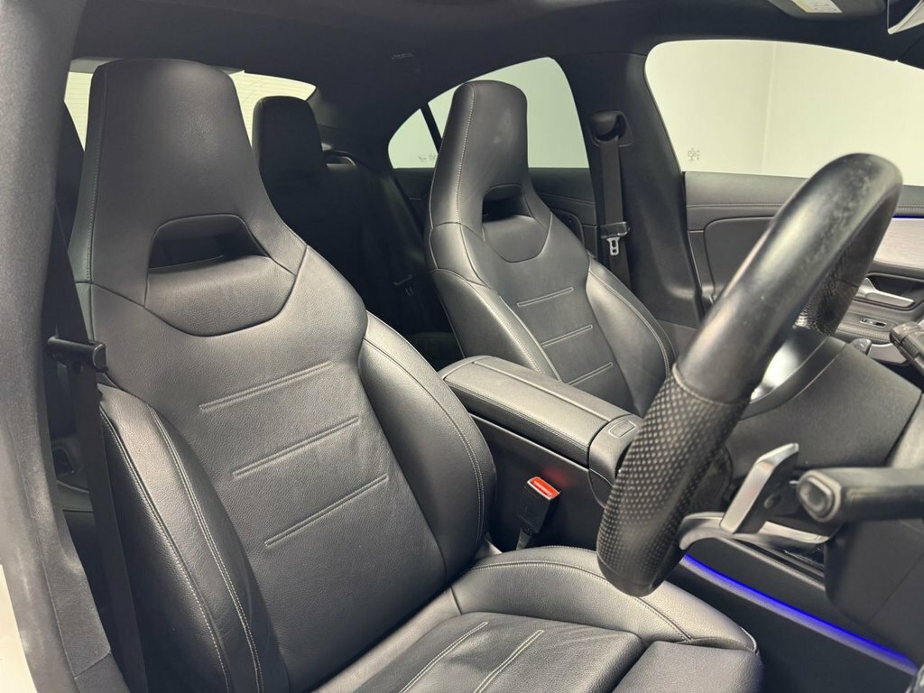 Mercedes-Benz CLA Class Cla 200 Amg Line Premium Black #20