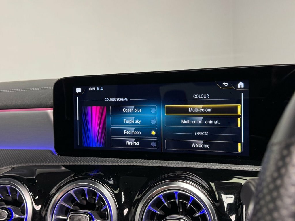 Mercedes-Benz CLA Class Cla 200 Amg Line Premium Black #25