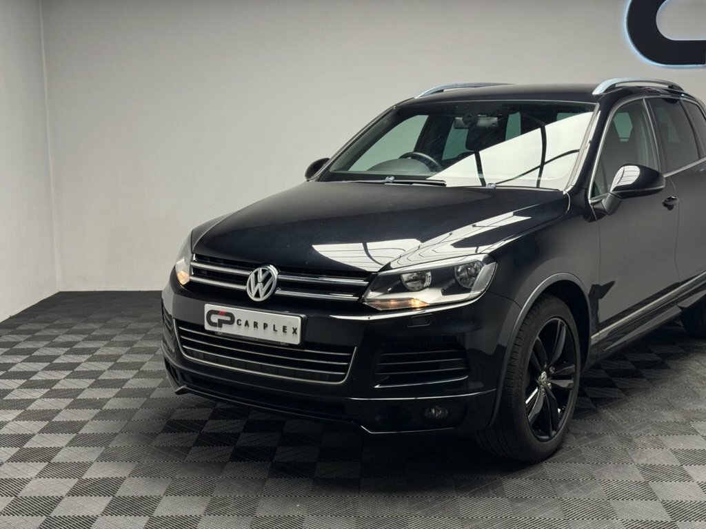 Volkswagen Touareg Black #11