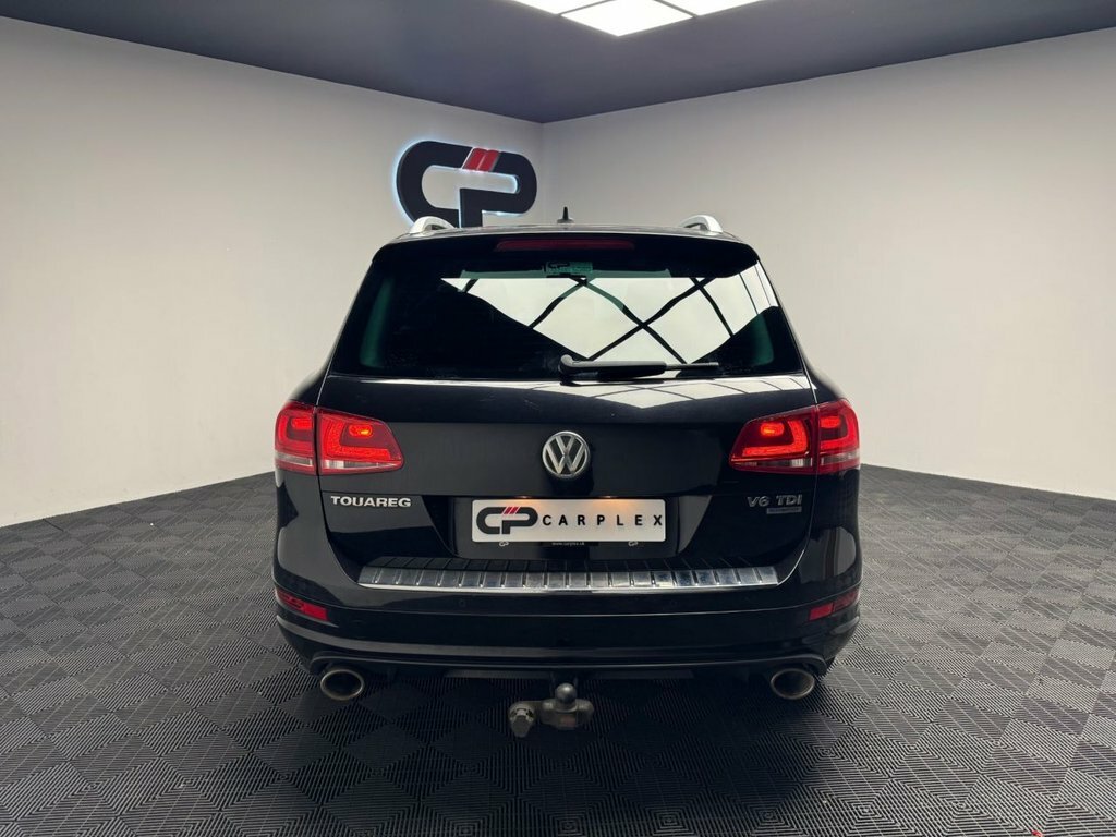 Volkswagen Touareg Black #13
