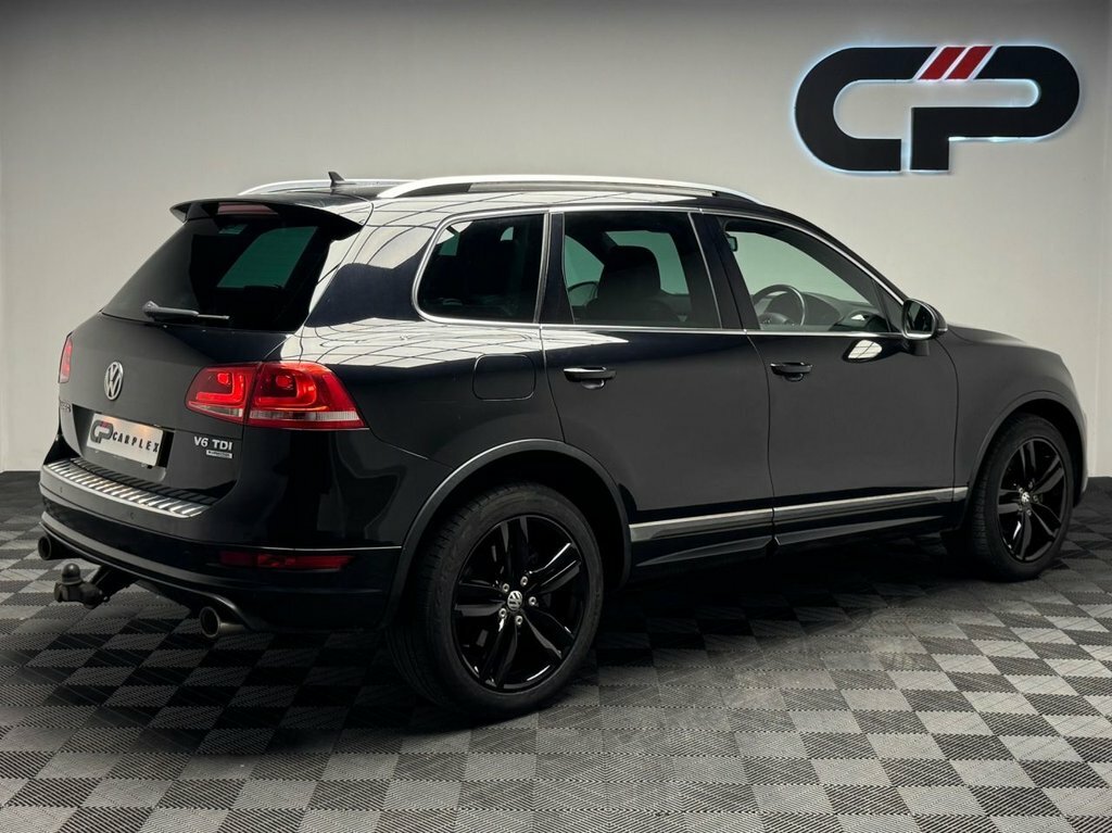 Volkswagen Touareg 3L Altitude Black #2