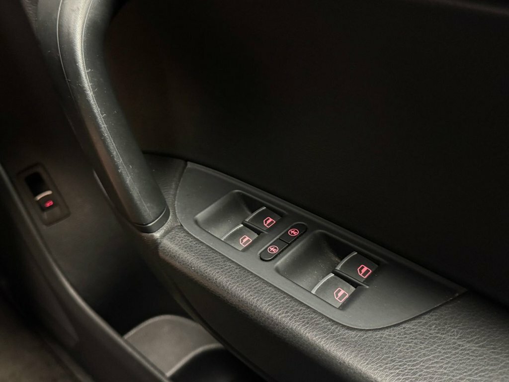 Volkswagen Touareg Black #37